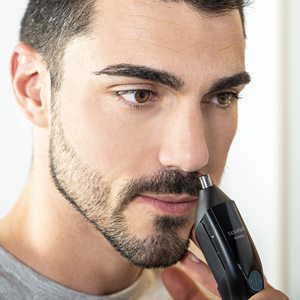Recortadora de Barba Eléctrica Inalámbrica Negra, Uso en Seco y Húmedo, Batería de Larga Duración, Accesorios, Cuchilla de Acero Inoxidable, Afeitadora Impermeable IPX7 - Product Image 1