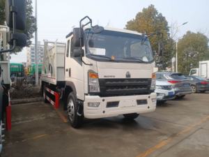 รถบรรทุกขยะแบบแขนยืด Sinotruk Howo 4x2 พร้อมตู้คอนเทนเนอร์แบบ Skip Loader ขนาด <span class=keywords><strong>6</strong></span> ลบ.ม.-30 ลบ.ม. สำหรับเก็บขยะ - Product Image 4