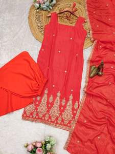 Superbe costume vert droit avec perles complexes jumelé avec crêpe pure Palazzo magnifique perlage Dupatta-pour une tenue de fête - Product Image 6