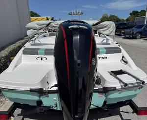 Bateau à pont moderne d'occasion 2025 T18 Mode_l Élégant Sport Loisirs Famille Marine Haute performance 18 pieds avec remorque - Product Image 3