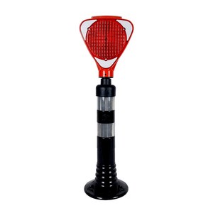 Ensemble de réflecteurs de sécurité solaires, triangle rouge clignotant, réflecteur blanc pour avertissement de circulation, cône routier en plastique PC durable - Product Image 1