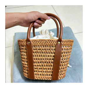 Sac en rotin de style vintage, tissage artisanal, parfait pour le pique-nique, la journée à la plage, les fêtes en plein air, accessoire polyvalent pour un usage quotidien - Product Image 1