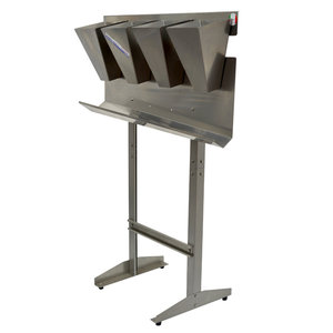 Acciaio inossidabile Made in Italy attrezzatura per la macellazione di alta qualità coni per uccidere il pollame con supporto CS4.S in vendita - Product Image 1
