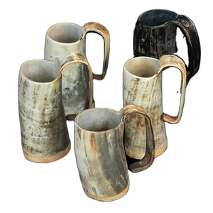 Jarra de Cuerno Vikinga de Alta Calidad para Vino o Cerveza, Jarra de Cuerno de Búfalo con Aspecto Brillante y Asa Tallada - Product Image 1