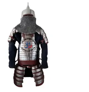 Traje medio samurái japonés Medieval, casco vikingo completamente portátil, de cuero de Guerrero, de acero