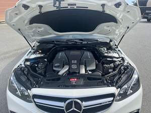 Mercedes-AMG E63 S Wagon 2016 Usado, ~27,800 Millas, V8 Biturbo, Tracción en las Cuatro Ruedas, Frenos de Cerámica de Carbono, Sin Modificar - Product Image 6