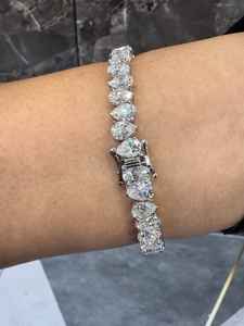 สร้อยข้อมือเงินแท้ 925 คุณภาพสูง ประดับเพชรโมอิสซาไนต์ รูปใบโคลเวอร์ ดีไซน์คลาสสิก สวยหรู เหมาะสำหรับผู้หญิง เป็นของขวัญสุดพิเศษ - Product Image 2