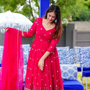 Style indien Nouveau Designer Party Wear Look Full Robe de travail à séquence de broderie lourde et fond entièrement cousu et Dupatta - Product Image 1