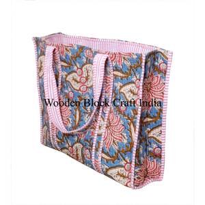 Sac fourre-tout en coton imprimé à la main en Inde, sac fourre-tout pour femmes, sac à bandoulière matelassé imprimé à la main - Product Image 3