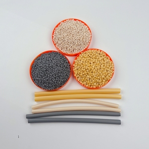 גרגירי <span class=keywords><strong>TPE</strong></span> פוליאתילן מצולב קשרים (XLPE) RFD, קשיות 90A, מעכב בעירה, ליישומי כבל גרירה לרובוטים, שקית 25 ק\"ג - Product Image 2