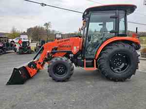 รถแทรกเตอร์แบดบอย 5055 พร้อมที่ตัก ขาย ปี 2025 รถแทรกเตอร์แบดบอย 5055CS ขาย รถแทรกเตอร์แบดบอย 4035 ขับเคลื่อน 4 ล้อ และ 2 ล้อ ขนาดเล็ก ขาย - Product Image 1