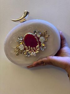 Bolso de Mano de Resina de Lujo con Bordado y Pedrería, Diseño Veraniego, Ecológico, Alta Calidad al Mejor Precio - Product Image 6