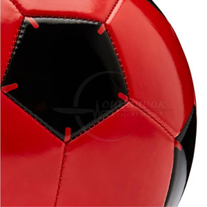 Ballon de football et de football en cuir imprimé personnalisé de haute qualité pour les sports et les activités de plein air - Product Image 4