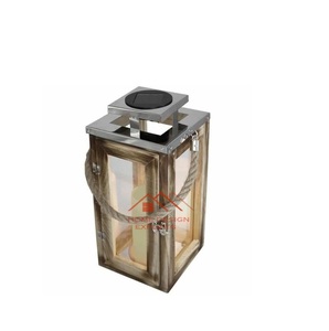 2024 Diseñador de madera de lujo hecho a mano y linterna decorativa para el hogar/jardín disponible a precio barato - Product Image 1