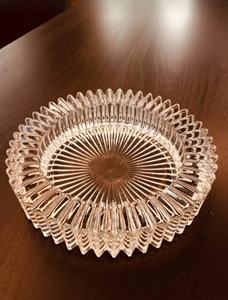 Nouvel arrivage de cendrier en résine époxy et bois de forme carrée au design moderne avec logo de couleur personnalisé portable pour l'intérieur et l'extérieur - Product Image 4