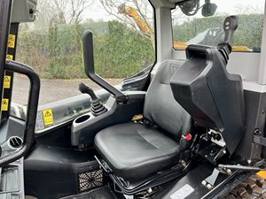 NUEVO/USADO Minicargador de orugas JCB Robot 300T 2020, 110HP Diésel Compacto con Cucharón de 74 pulgadas y 4 años de garantía, Envío rápido - Product Image 2
