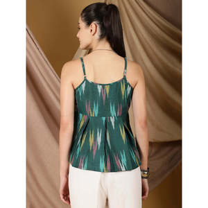 Haut à bretelles vert émeraude Boho avec imprimés Ikat plissés Detailing Flirty Peplum Hem Summer Breathable - Product Image 3