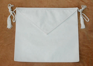 Écussons brodés personnalisés avec attache à épingle de sûreté, conçus pour une utilisation facile sur les vêtements et les articles de plein air. - Product Image 4