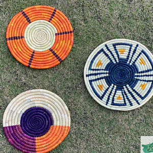 Plaques murales décoratives Vibrant Moonj grass dans une variété de motifs verts, jaunes et violets, disponibles au prix de gros. - Product Image 5