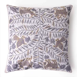 Elegante cojín de algodón tejido con función de masaje refrescante para sala de estar, dormitorio o salón, agrega encanto y comodidad - Product Image 1