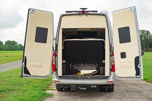 Sprinter 3500XD American Coach Patriot 2022 ~11,900 Millas, Turbodiésel V6, Conversión de Camioneta de Lujo - Product Image 4