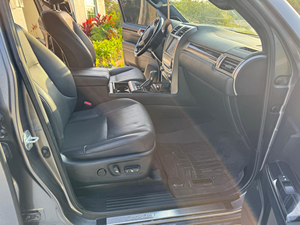 SUV de Lujo 2024, Tamaño Grande, Motor V8, Tracción 4x4 Permanente, Automático, Asientos de Cuero, Techo Panorámico, Bajo Kilometraje, Precio Accesible, Listo para Envío - Product Image 2