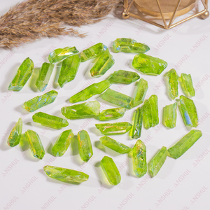 Superbes cristaux de quartz Aura miniatures de couleur verte naturelle, semi-précieux, pour la guérison, la décoration et la méditation, à prix de gros. - Product Image 2