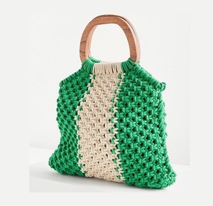 Bolso de mano de algodón suave de nuevo diseño para mujer con motivos étnicos y cierre de cremallera fácil para mayor comodidad y estilo. - Product Image 5