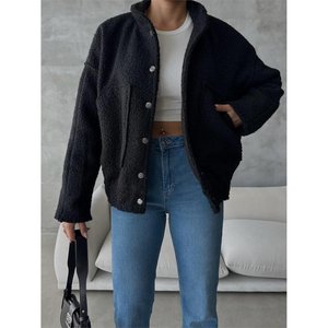 Chaqueta Universitaria para Mujer en Negro con Detalle de Bouclé - Product Image 2