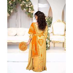 Robe de mariée élégante Golden Sunrise Somali Dirac, de la collection Celebration, style modeste. - Product Image 2