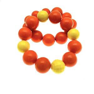 Pulseras de Resina Hechas a Mano, Elegantes y Vintage, Color Amarillo para Mujeres y Niñas, Color Único, Pulseras Clásicas con Cuentas - Product Image 4