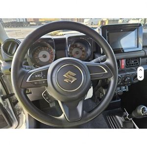 Suzuki Jimny GL SUV 2023 Usado en Buenas Condiciones, Diésel Turbo Automático, 25001-50000 Millas, Asientos de Cuero, Techo Solar, en Venta - Product Image 5