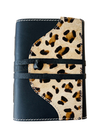 Nuevo Diario de Tapa Dura con Estampado de Leopardo, 100% Cuero Genuino, con Correa Negra, Cierre con Llave y Páginas Interiores en Blanco con Borde Artístico Amarillo