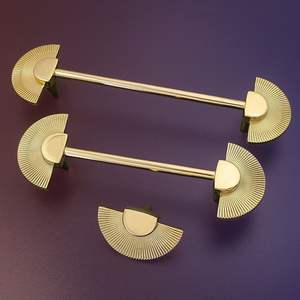 Poignées de meubles en laiton, quincaillerie artisanale pour portes de placards et de armoires - Product Image 1