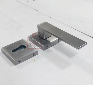 มือจับประตูกระจก135X55mm กุหลาบทำจากทองเหลืองสแตนเลสสตีลสังกะสีแบบดึงและล็อคมือจับหน้าต่างสำหรับโรงแรม - Product Image 4