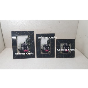 Christmas <b>Gifting</b> Use Wood <b>Photo</b> <b>Frame</b> with Natural Bark Inlay Pattern tabletop Decor Rectangular Brown Texture Wood <b>Frames</b> Set - Product Image 3