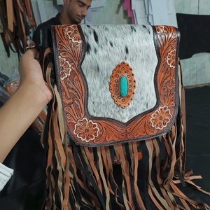 Sac à bandoulière en cuir de vachette avec franges et pompons de style occidental de luxe, sac à main personnalisé pour l'automne, prêt à être expédié - Product Image 1