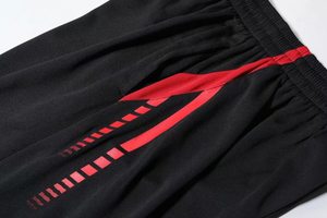 Sublimación a granel Uniforme deportivo Manga corta Jogging Running Set OEM Diseño personalizado Negro Rojo Running Kits al por mayor - Product Image 5