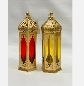 Bougeoir décoratif en métal doré Lanterne marocaine Dessus de table et lanternes marocaines faites à la main pour la maison et le jardin - Product Image 2