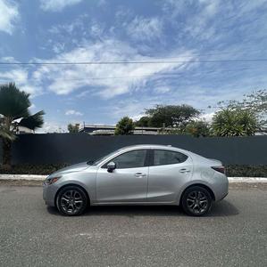 Toyota Yaris Hatchback XLE 2020 4 Puertas (1.5L 4cil 6A) Vehículo Usado con Volante a la Izquierda o Derecha Opciones de Combustible Híbrido y Gasolina Autos en Venta - Product Image 6