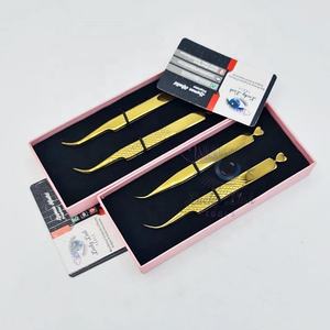 Pince à épiler d'extension de cils en or plasma avec étiquette personnalisée pince à épiler en acier inoxydable à 45 degrés avec queue de cœur à prise lisse en diamant grande quantité - Product Image 3