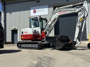 Mini-excavatrice sur chenilles Takeuchi TB260, moteur hydraulique Denison, cylindre hydraulique, 3,5 tonnes, excavatrice compacte pour la construction - Product Image 1