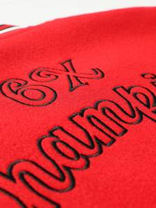 Chaqueta de béisbol de lana/poliéster rojo sólido de invierno unisex, soporte bordado de gama alta, respetuoso con el medio ambiente, a prueba de viento, transpirable, grueso, personalizado - Product Image 5