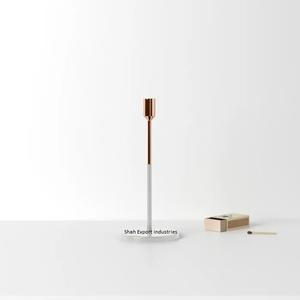 Bougeoir conique en métal fait à la main dessus de table décoratif pour la maison design élégant bougie conique multicolore - Product Image 5