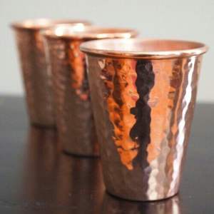 Vaso de cobre con beneficios para la salud y durabilidad duradera elaborado por artesanos expertos en estilo tradicional - Product Image 3