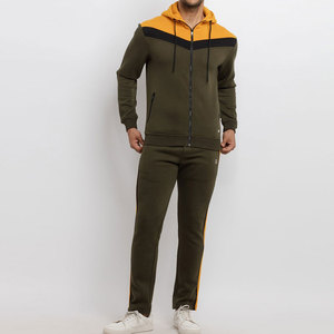 Ensemble de survêtement de sport pour homme, taille plus, été, logo personnalisé, designer de luxe, fermeture éclair, jogging, couleurs, tailles et designs personnalisés - Product Image 1