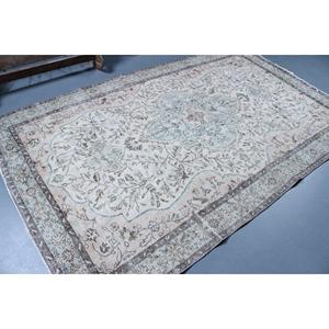 Tapis turc 5,6 x 9,2 pieds, tapis vintage, tapis en laine à motifs floraux blancs - Product Image 1