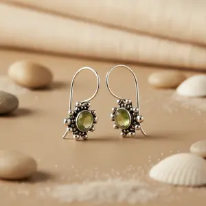Boucles d'oreilles pendantes en argent 925 avec pierre précieuse verte pour femmes - Plaqué or rose, accents de perles et de diamants pour mariages et fêtes - Product Image 1
