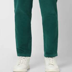 Pantalon cargo durable à coupe décontractée pour homme-Design fonctionnel avec plusieurs poches, adapté à la randonnée et aux aventures en plein air - Product Image 6