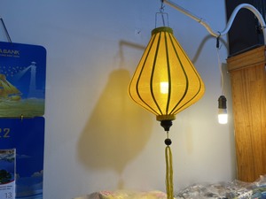 LANTERNE EN SOIE DE BAMBOU PEINTE ET COLORÉE DU VIETNAM - DÉCORATION ARTISANALE DE HAUTE QUALITÉ À PRIX COMPÉTITIF - Mme Beatrix - Product Image 5